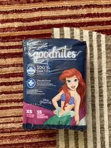 15 Stück Goodnites Mädchen Nachtunterwäsche Größe XS 3-5 Disney kleine Meerjungfrau - Bild 1 von 9