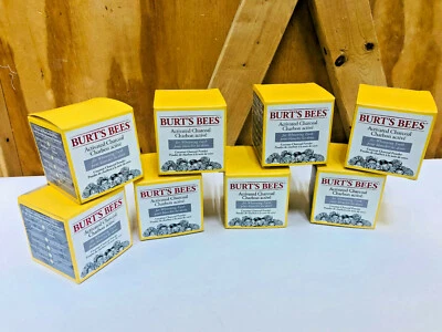 8 Polvo de carbón de coco activado Burt's Bees para blanqueamiento dental Exp. 04/21 Foto 1 de 4