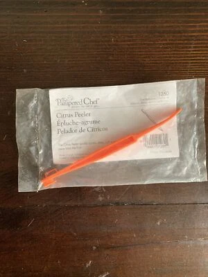Pampered Chef CITRUS PEELER Kitchen Utensil NEW in Package #1260 (k) - Image 1 of 3