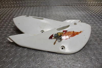 SUZUKI 03-05 DRZ110 RM65 OEM BLANCO IZQUIERDO LADO DERECHO PANELES CARENADOS JUEGO CAPUCHAS Foto 1 de 4