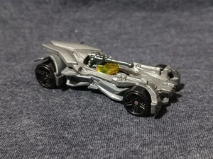 HOT WHEELS BATMAN BATMOBILE 2017 - Foto 1 di 6