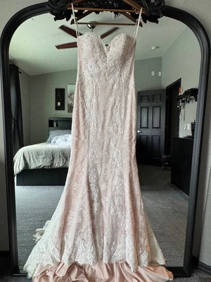 Casablanca Elegant Lace Bridal Dress – Long Train & Veil Included.  - Image 1 of 4