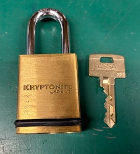 ASSA Twin 6k Exclusive KIK in Schlage Padlock - Locksport - Picture 1 of 5