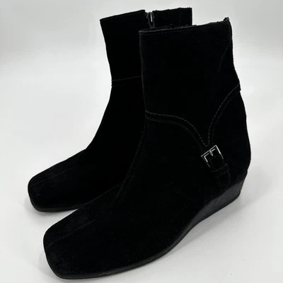 Zapatos para mujer La Canadienne negros de gamuza con cuña punta cuadrada hebilla cremallera Foto 1 de 4