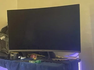 32-calowy monitor Samsung Curve - Zdjęcie 1 z 2