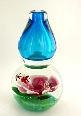 Pisapapeles de vidrio artístico de Murano de dos niveles flores y mariposas bajo azul aguamarina Foto 1 de 4