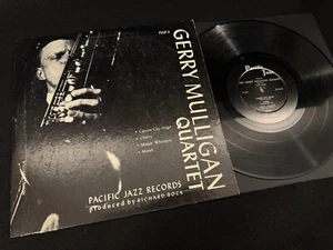 Lee Konitz plays with Gerry Mulligan Quartet 1953 Pacific Jazz PJLP-2 10" (C) - Picture 1 of 7
