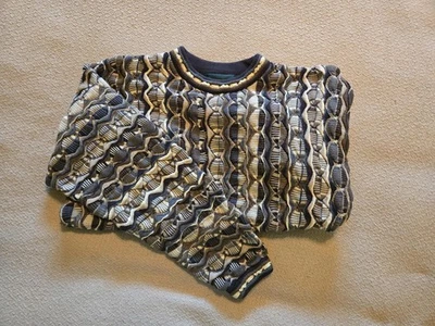 Suéter Tundra M | Tejido Texturizado Estampado Onda 3D Foto 1 de 4