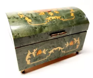 ¿Reuge de colección? Caja de baratija de música floral dorada verde burl olmo con patas 4X6X3,5 - Imagen 1 de 15