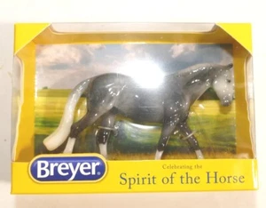 Breyer SM Corbin Glossy 2019 Irish Draft Stablemate Collector Club Modello Cavallo - Foto 1 di 8