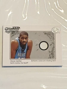 2001 Fleer Feel The Game Classics Vince Carter Jersey card - North Carolina - B - Bild 1 von 1