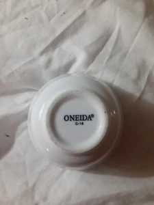 Oneida C-18 White Ceramic Ramekin Dip Sauce Bowl – Restaurant Ware 4" diameter - Picture 1 of 3