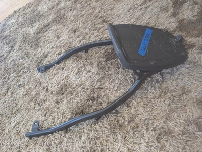 Kawasaki Z800 2016 Rear Top Box Monolock Luggage Rack & Givi Base Plate #KH35 — 第 1/4 张图片