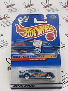 DIE CAST " MERCEDES C - CLASS " 2/4 RACE TEAM SERIES IV " HOT WHEELS SCALA 1/64 - Foto 1 di 2