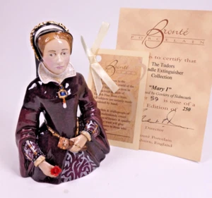 BRONTE PORCELAIN ROYAL CANDLE SNUFFER MARY TUDOR - PERFECT & BOXED - Picture 1 of 11