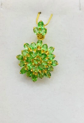 14k Solid Yellow Gold Flower Pendant With Natural Oval Peridot 6CT 2.12GM - Image 1 of 4