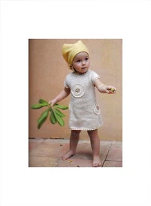 STRICKANLEITUNG BABY KLEINKIND KLEID 3-24 Monate KURZARM HÄKEL-ROSETTE KM M6A - Bild 1 von 1