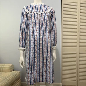 Lang of Salzburg Vtg Girls Blue Red Heart Floral Print Lace Trim Nightgown 10/12 - Picture 1 of 10