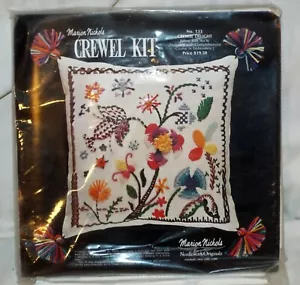 Vintage neu Marion Nichols Crewel Kit Crewel Delight Blumen # 133 Größe 16”x16” - Bild 1 von 2