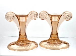 "Par de candelabros Fostoria Pink June Rose Dawn Scroll 5"" 1/2 pulgadas" - Imagen 1 de 8