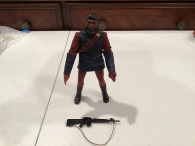 Soldado azul escuro Mego Vintage Planet Apes - Imagem 1 de 4