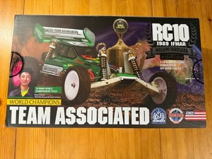 Team Associated 1/10 RC10T 2WD Buggy Kit '89 Stealth Car Masami Edition ASC6043 - Picture 1 of 4