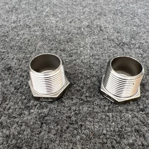 Lot Of 2 - Zoro Select 1RRT6 1" X 1/2" Mnpt X Fnpt 304 Ss Hex Reducing Bushing - Picture 1 of 16