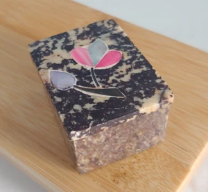 Vintage Marble Trinket Box Made in India Stone w/ Floral Inlay Design 2" x 1.5" - Picture 1 of 21