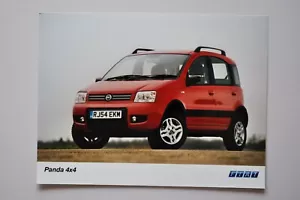 Auto Pressefoto - Fiat Panda 4x4 - rot - Front / Seitenansicht - Bild 1 von 1