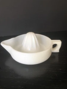 Vintage SUNKIST White Milk Glass Juicer Citrus Reamer Made in USA PROMO ITEM - Picture 1 of 12