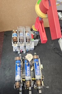 2PC GE + FERRAZ SHAWMUT 60AMP SWITCH - Picture 1 of 11