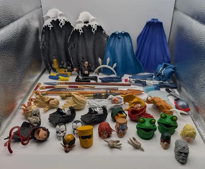 ENORME Lote de cabezas, armas, capas de figuras de forraje personalizadas/al azar de Marvel Legends Foto 1 de 4