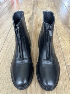 Frye Kelly Front Zip Black Leather Ankle Boots Size 6 - Picture 1 of 9