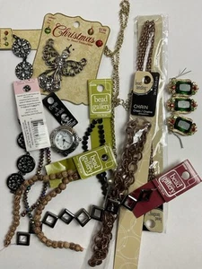 JEWERLY MAKING CRAFTERS SUPPLIES LOT OF BEADS, CHARMS, CHAINS, AND MORE - Picture 1 of 5