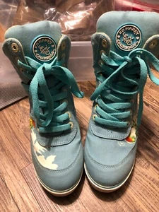 Woman's Ed Hardy California High Tops - Picture 1 of 10