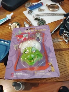 Dr. Suess Grinch Christmas Light up Keychain Key Ring Needs Battery Plastic 3" - Picture 1 of 4