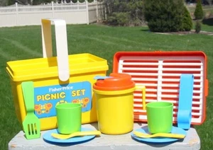 Set completo cestino picnic Fisher Price vintage 1985 cucina griglia piatti utensili - Foto 1 di 3
