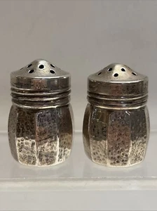 Vtg Sterling Silver Mini Hammered Salt & Pepper Shakers Set 2 Holiday Gift READ - Picture 1 of 24
