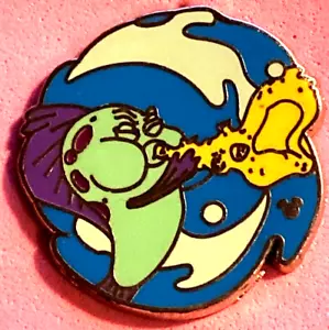 DISNEY DLR 2012 HIDDEN MICKEY SERIES UNDERSEA BAND COLLECTION FISH SAXOPHONE PIN - Picture 1 of 2