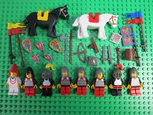 genuine LEGO VINTAGE castle KNIGHTS minifigure set lot BUNDLE horse - Picture 1 of 7