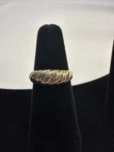Gold Tone Twisted Dome Ring Size 7.5 - Picture 1 of 4