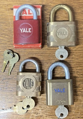 Lote Mixto 4 Candados YALE De Colección con Llaves Probado Funcionamiento Cerraduras de Armario de Latón Foto 1 de 4
