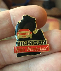 Pin de esmalte de Michigan Nuevo de lote antiguo recuerdo turístico del estado de EE. UU. sombrero bolsa de solapa medio oeste - Imagen 1 de 2