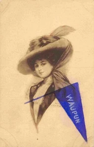 Hermosa postal Lady Waupun Banderín Wisconsin 1910c - Imagen 1 de 2