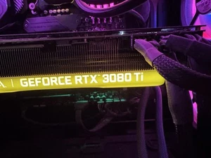 EVGA GeForce RTX 3080 Ti FTW3 12GB GDDR6X Grafikkarte (12G-P5-3967-KB) - Bild 1 von 3