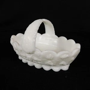 VTG Westmoreland White Milk Glass Split Handle Oval Basket Candy Dish 6 1/2" - Picture 1 of 11