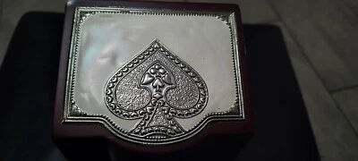 COFANETTO  IN LEGNO CON LASTRA LAMINATA IN ARGENTO CON CARTE DA POKER/RAMINO - Immagine 1 di 4