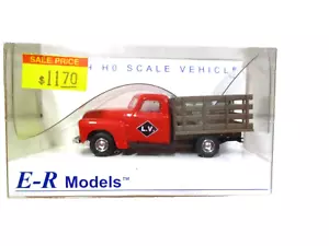 RTR E-R Models CHEVY 950 Lehigh Valley Stake Truck HO=1/87 BUILT M.O.W. RED - Picture 1 of 12