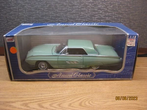 1/18 1963 FORD THUNDERBIRD HARDTOP IN LIGHT GREEN , ANSON # 30334 - Picture 1 of 23