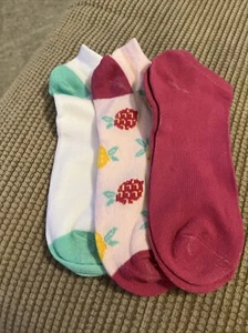 Women's Decorative No Show Socks  Set Of Three  Shoe Size 4-10 Brand New - Picture 1 of 1